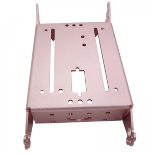 Vlastní zpracování kovových částí z hliníkových slitin s eloxovaným povrchem.