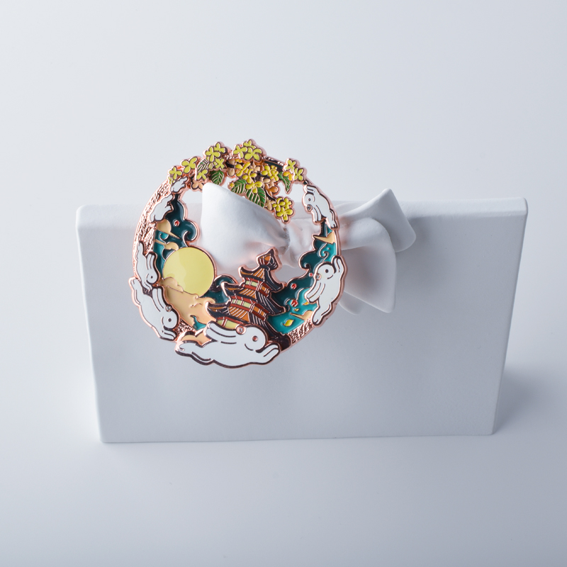 Přizpůsobené lakované skleněné odznaky, poplatky za volný vzorek, vhodný pro sběr, zlatý odznak, špendlík, pokovování