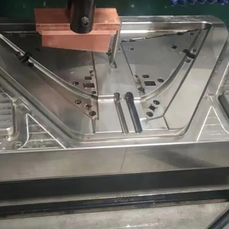 Trend vývoje a výhled do budoucna vstřikovacích forem