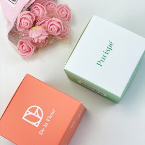 Elegantní kosmetická papírová krabička Kraft