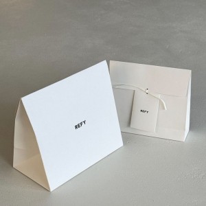 Luxusní minimalistický trojúhelník