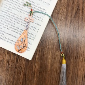 Pipa-tvarovaná záložka