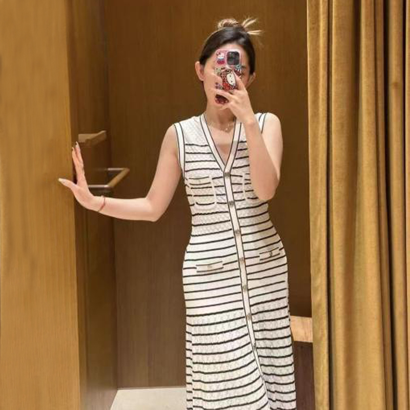 PROTI-Krkní rukávely dlouhé pletené pruhované šaty