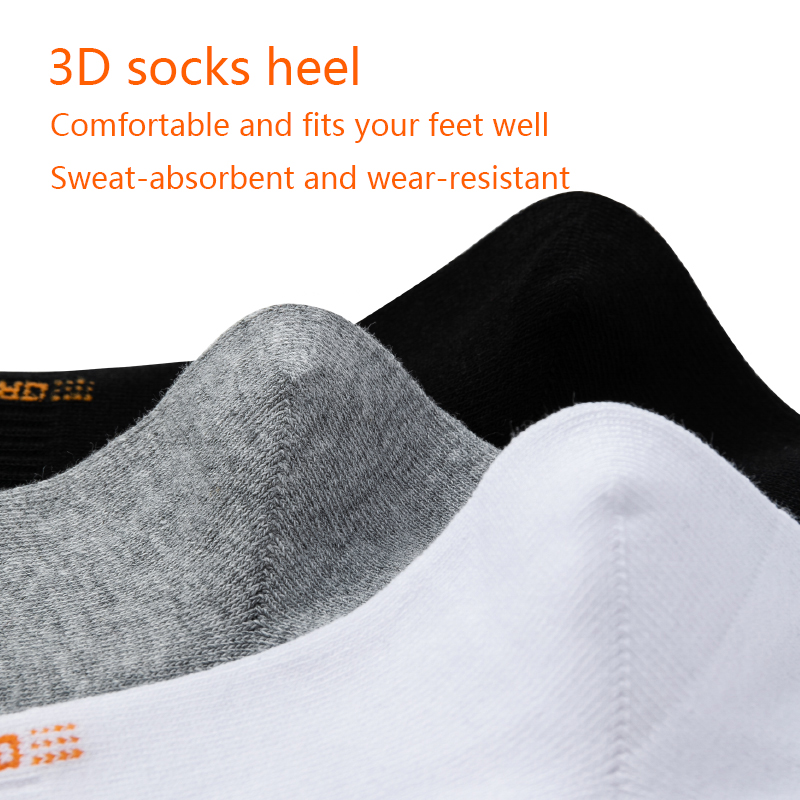 Čtyři roční období muži uprostřed-telecí ponožky