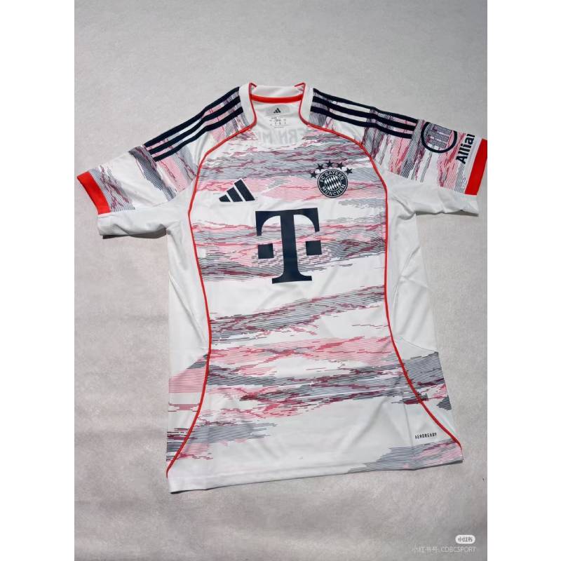 25/26 Bayern Away dresy vnové sezóně