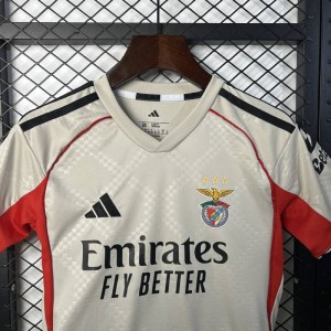25/26 dětí Benfica Away Velikost: 16-28