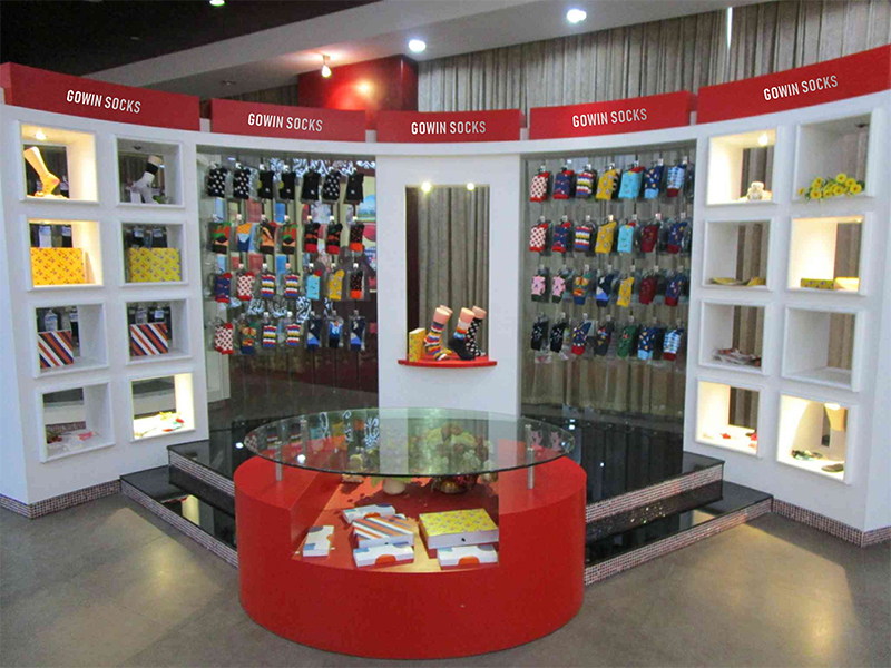 1676946093.jpg Gowin socks samples showroom.jpg